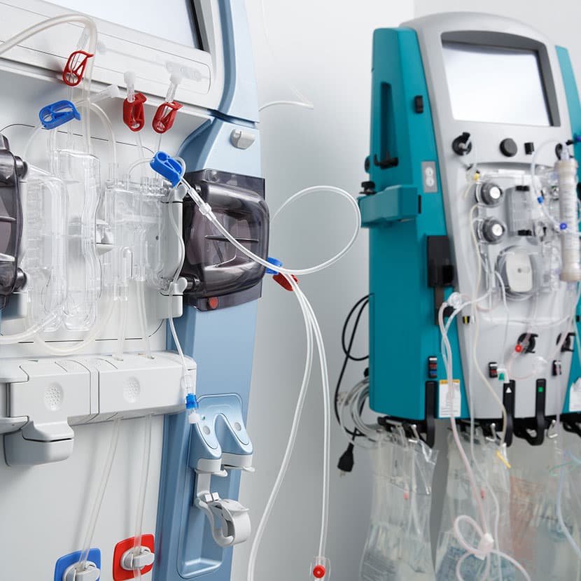 Dialysis machine and fluidic system for medical applications