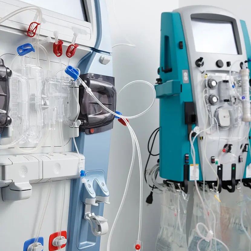 Dialysis machine and fluidic system for medical applications