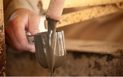 mud pouring
